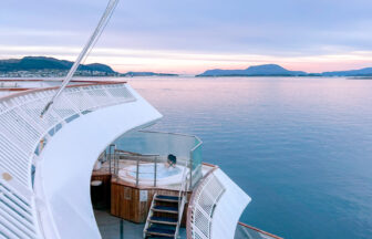 【オーロラクルーズ】フッティルーテンの船上で出会ったノルウェーの絶景